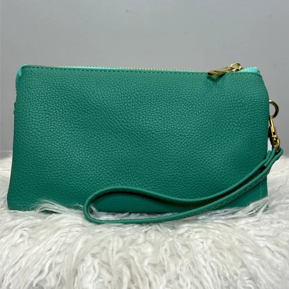 Boutique Handbags - Green 3 compartment Crossbody Wristlet